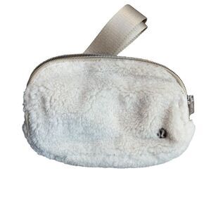 Lululemon Everywhere Belt Bag Fleece Natural Beige Tan Silver Hardware New